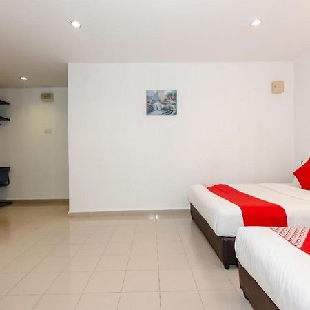Oyo 1090 Hollitel Hotel Melaka Zewnętrze zdjęcie
