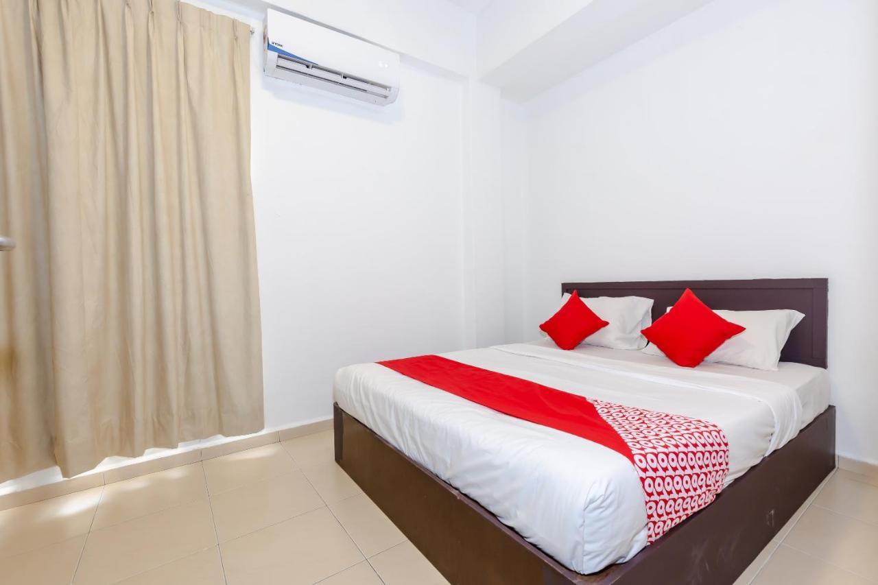 Oyo 1090 Hollitel Hotel Melaka Zewnętrze zdjęcie
