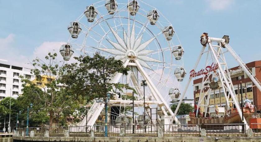 Oyo 1090 Hollitel Hotel Melaka Zewnętrze zdjęcie