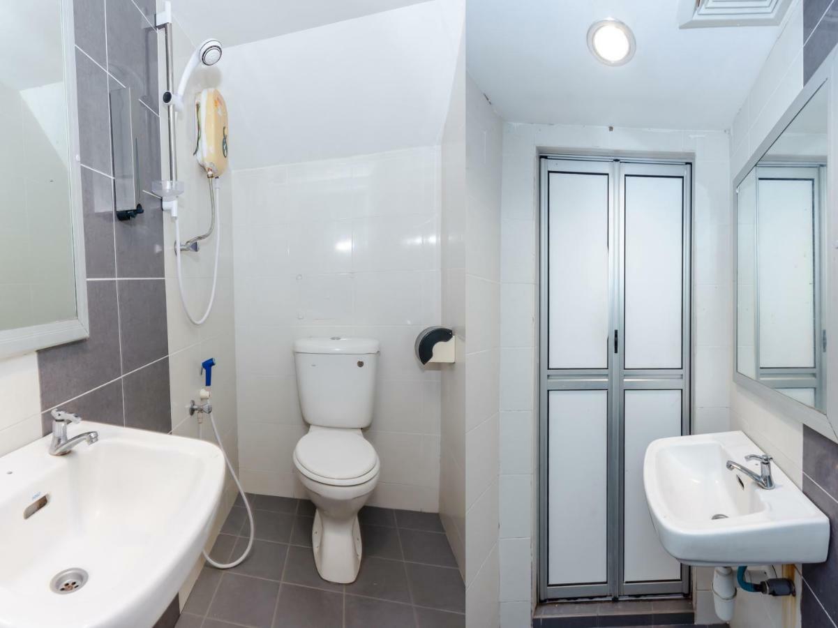 Oyo 1090 Hollitel Hotel Melaka Zewnętrze zdjęcie