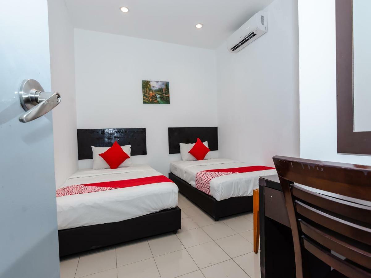 Oyo 1090 Hollitel Hotel Melaka Zewnętrze zdjęcie