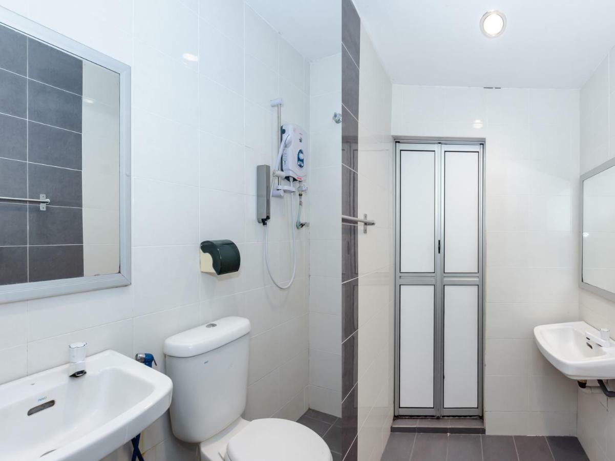 Oyo 1090 Hollitel Hotel Melaka Zewnętrze zdjęcie